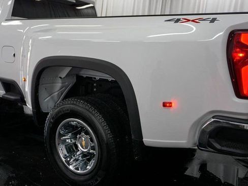 Used 2025 Chevrolet Silverado 3500 LT w/ Convenience Package image 16