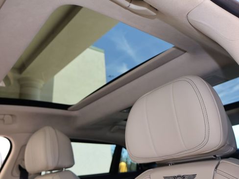 Used 2024 Bentley Flying Spur Azure AWD/4WD image 30