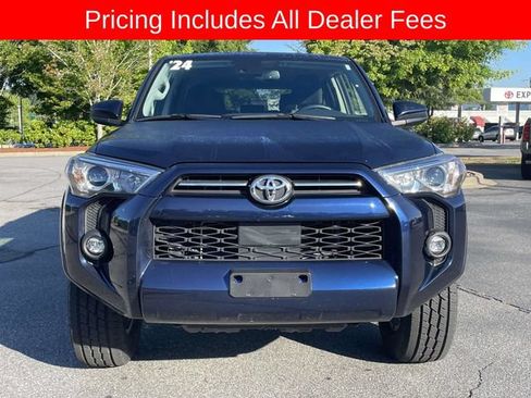 Used 2024 Toyota 4Runner SR5 AWD/4WD image 8