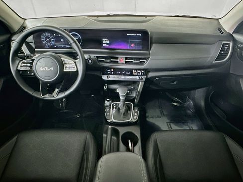 Used 2025 Kia Seltos EX FWD image 27