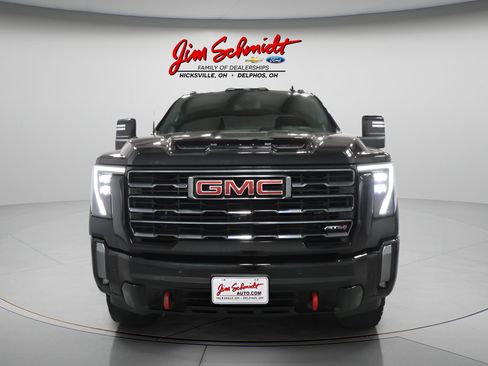 Used 2024 GMC Sierra 2500 AT4 w/ AT4 Preferred Package AWD/4WD image 3