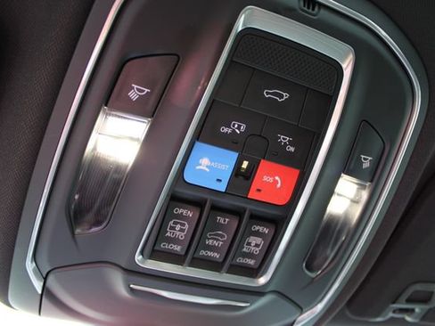 Used 2025 Jeep Grand Cherokee Summit w/ Obsidian Package AWD/4WD image 27