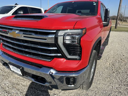Used 2024 Chevrolet Silverado 3500 LTZ image 2