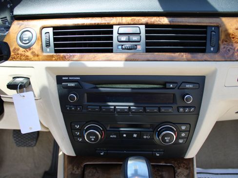 Used 2007 BMW 328i Convertible image 21