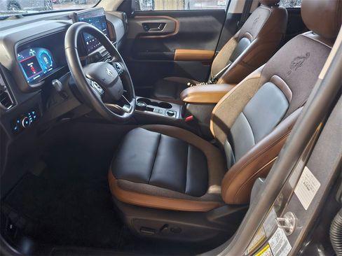 Used 2025 Ford Bronco Sport Outer Banks image 11