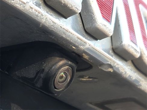 Used 2019 GMC Acadia SLE image 18