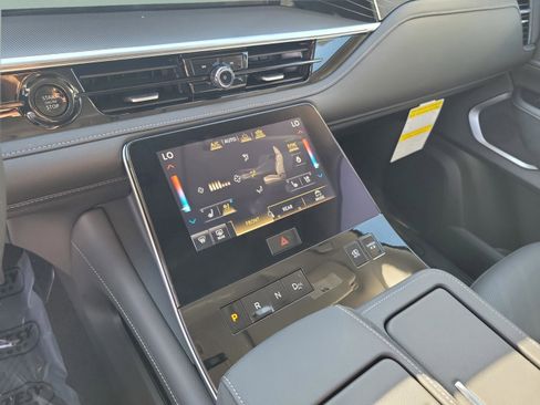 New 2026 INFINITI QX80 Luxe w/ Cargo Package image 22