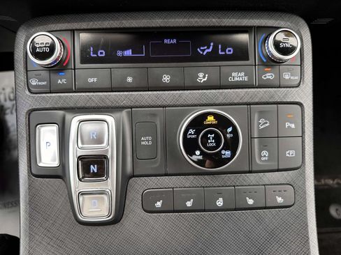 Used 2024 Hyundai Palisade Limited AWD/4WD image 27