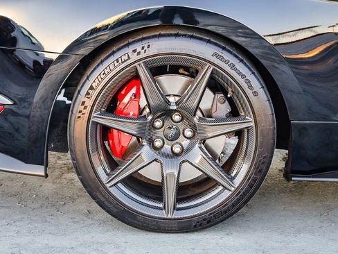 Used 2022 Ford Mustang Shelby GT500 w/ Carbon Fiber Track Pack image 12