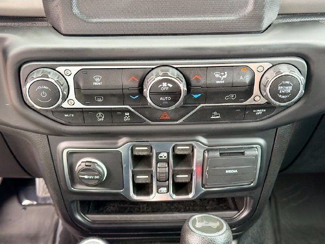Used 2021 Jeep Wrangler Unlimited Sport AWD/4WD image 15