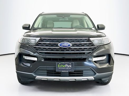 Used 2022 Ford Explorer XLT w/ Equipment Group 202A image 2