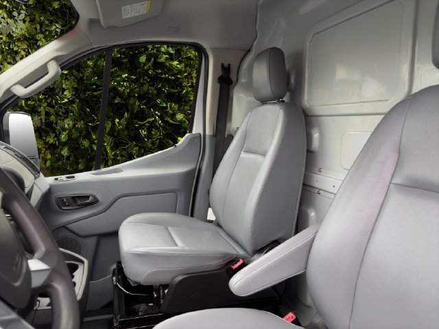 Used 2019 Ford Transit 250 130 Low Roof RWD image 19