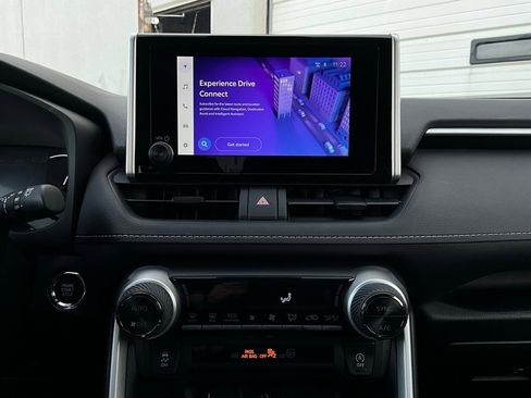 Used 2025 Toyota RAV4 XLE image 27