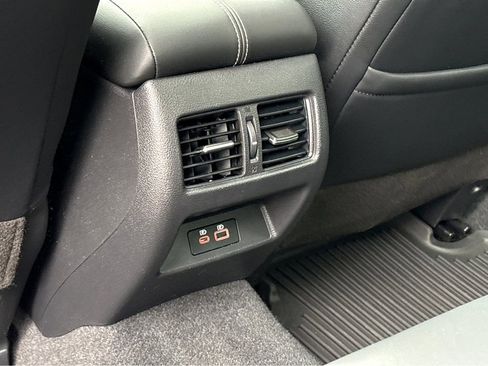 Used 2024 Nissan Altima 2.5 SL FWD image 29