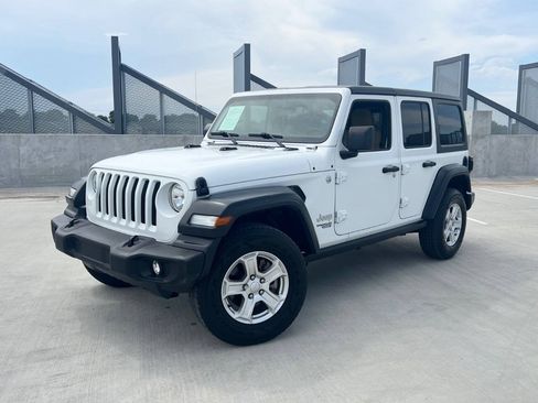 Used 2018 Jeep Wrangler Unlimited Sport S AWD/4WD image 2