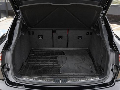 Used 2022 Porsche Macan S image 30