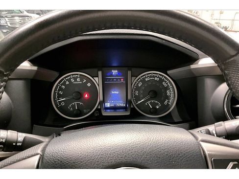 Used 2017 Toyota Tacoma SR5 w/ Tow Package AWD/4WD image 22