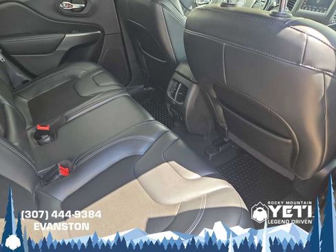 Used 2020 Jeep Cherokee Latitude Plus w/ Comfort/Convenience Group AWD/4WD image 11