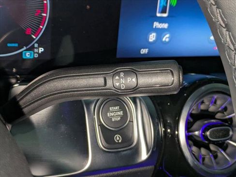 New 2025 Mercedes-Benz GLB 250 image 12