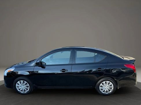 Used 2019 Nissan Versa S Plus image 2