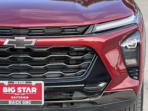 Used 2024 Chevrolet Trax ACTIV w/ Sunroof Package image 7