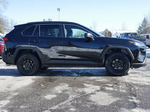 Used 2020 Toyota RAV4 LE image 7