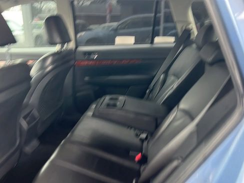 Used 2010 Subaru Outback 2.5i Limited image 34
