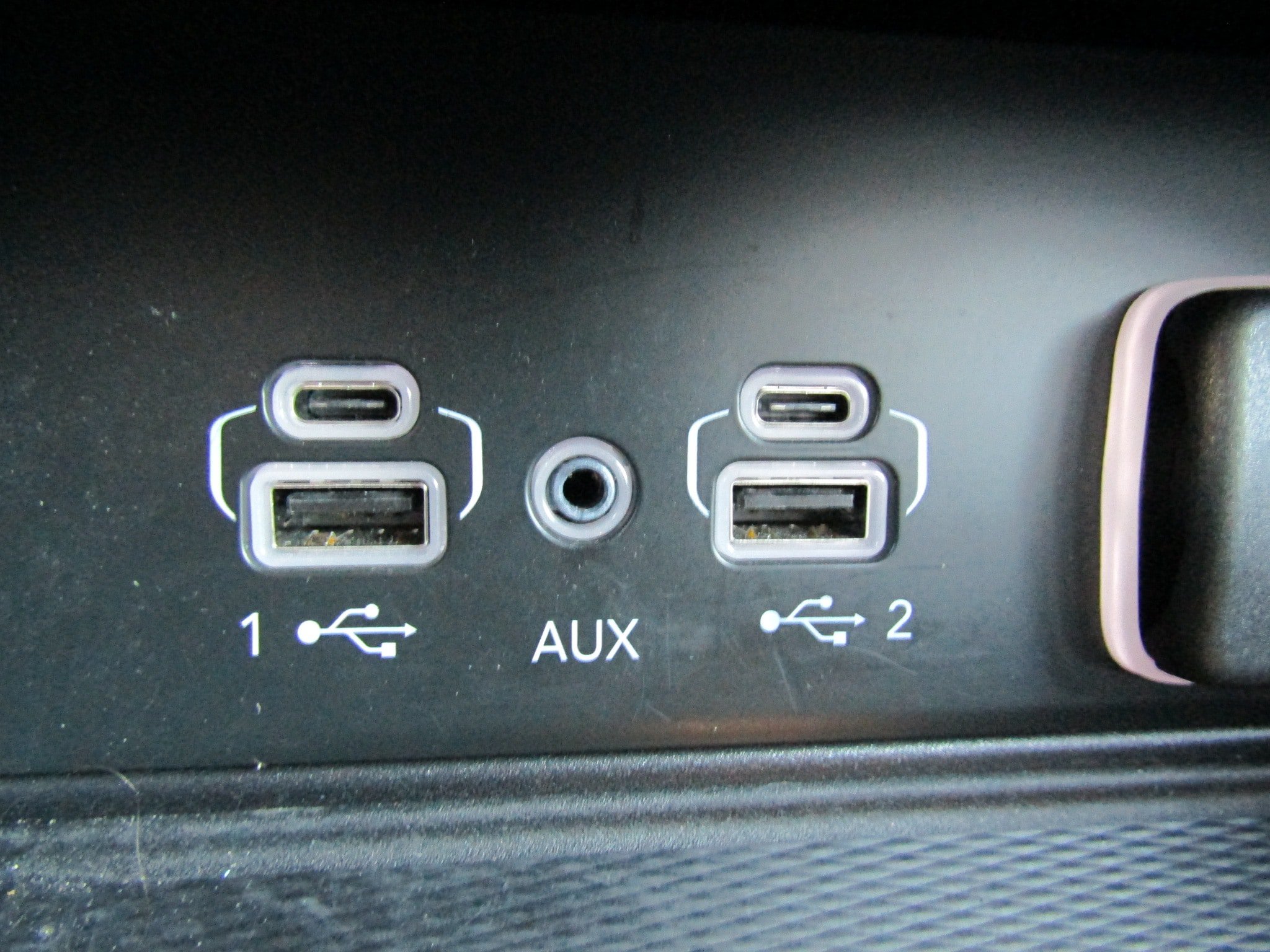 Used 2024 Jeep Grand Cherokee Altitude AWD/4WD image 33
