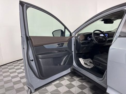 Used 2025 Nissan Murano Platinum w/ Cargo Package AWD/4WD image 18