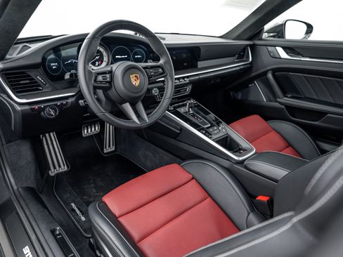 Certified 2025 Porsche 911 Turbo S AWD/4WD image 4