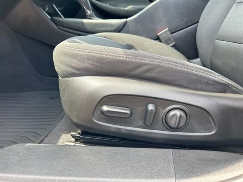 Used 2016 Chevrolet Malibu LT FWD image 29