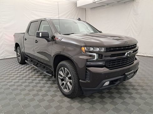 Used 2019 Chevrolet Silverado 1500 RST image 2