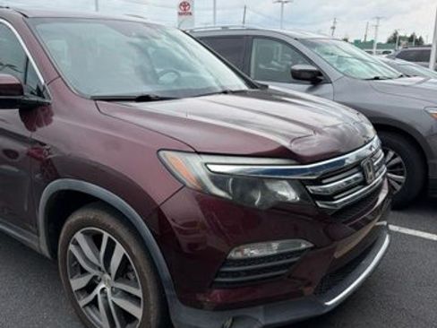 Used 2017 Honda Pilot Touring image 14