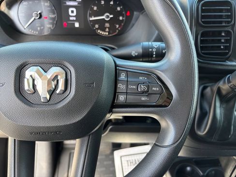 Used 2024 RAM ProMaster 2500 w/ Convenience Group FWD image 19