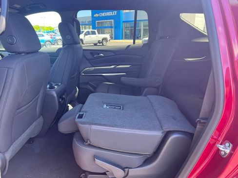 New 2026 Chevrolet Traverse LT w/ Driver Confidence Package AWD/4WD image 5