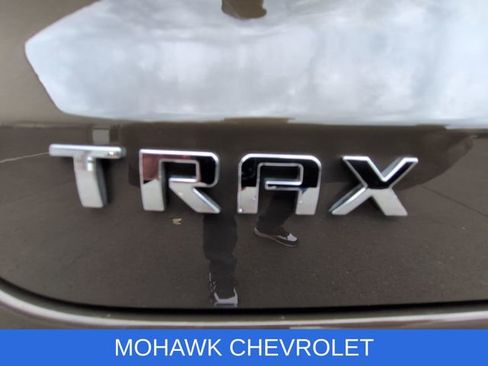 Used 2024 Chevrolet Trax ACTIV w/ Sunroof Package FWD image 32