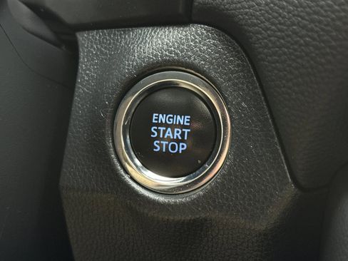 Used 2019 Toyota RAV4 XLE Premium image 22