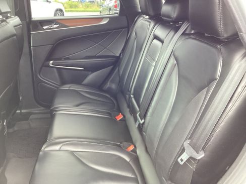 Used 2019 Lincoln MKC Select w/ Select Plus Package AWD/4WD image 13