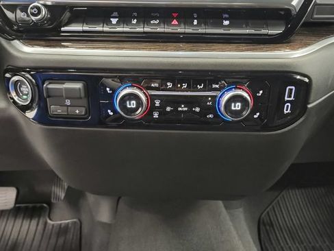 Used 2025 GMC Sierra 3500 SLE w/ SLE Value Package AWD/4WD image 48