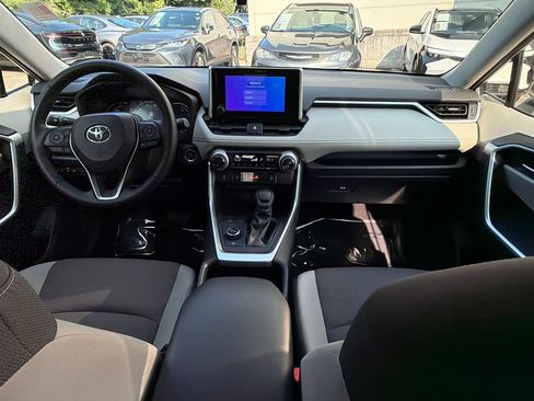 Used 2025 Toyota RAV4 XLE w/ Convenience Package AWD/4WD image 17