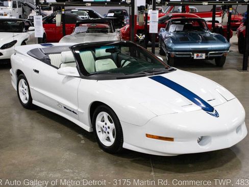 Used 1994 Pontiac Firebird Trans Am GT image 10