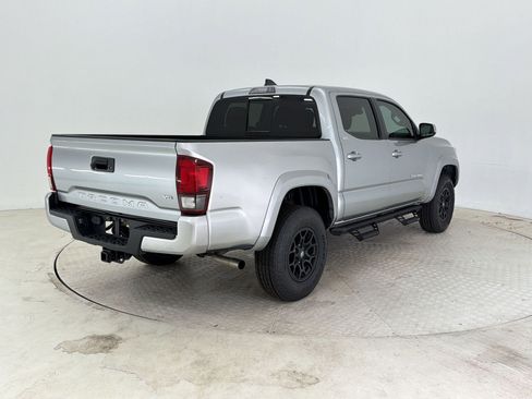 Used 2022 Toyota Tacoma SR5 w/ Technology Package RWD image 9