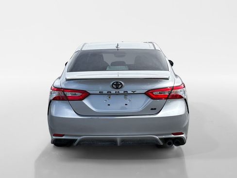 Used 2018 Toyota Camry SE w/ Moonroof Package FWD image 5