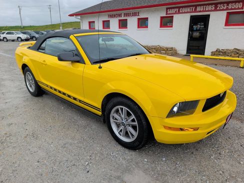 Used 2005 Ford Mustang Premium RWD image 7