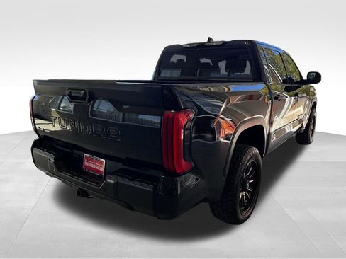 Used 2022 Toyota Tundra SR5 w/ SR5 Convenience Package image 7