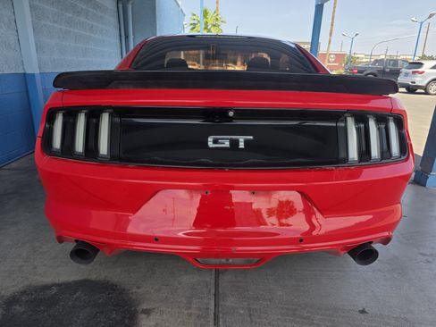 Used 2015 Ford Mustang GT RWD image 4