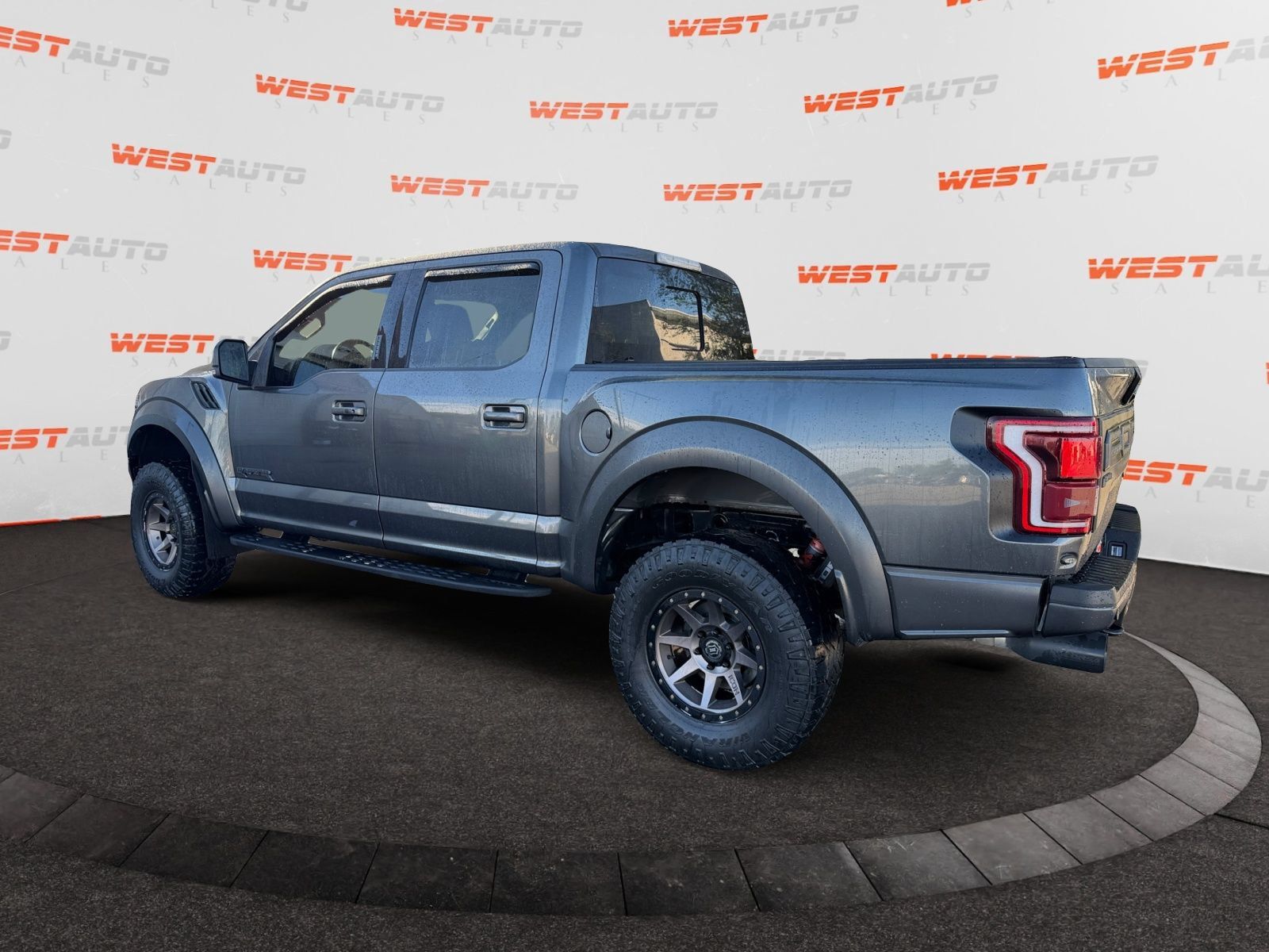 Used 2019 Ford F150 Raptor w/ Equipment Group 802A Luxury AWD/4WD image 3