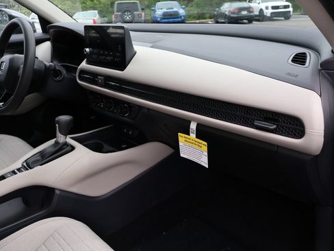 New 2027 Honda HR-V LX image 9