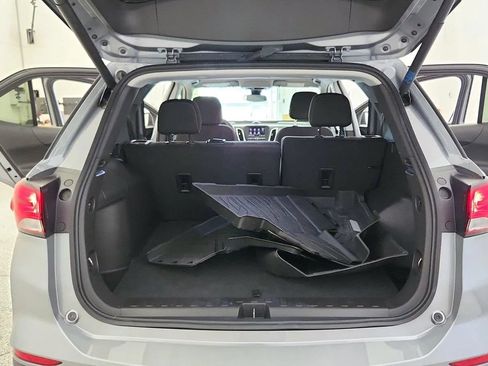 Used 2024 Chevrolet Equinox LT FWD image 19