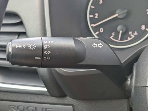 Used 2024 Nissan Rogue S image 26